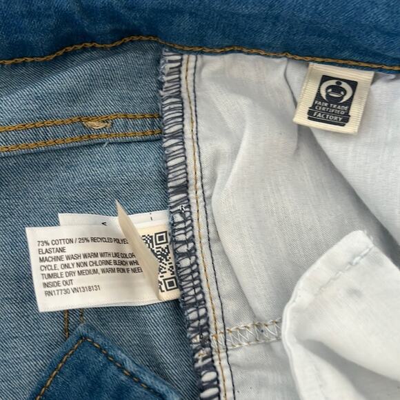 Universal Thread 6 Blue Super Stretch High Rise Skinny Slim Leg Jeans NWT - Picture 7 of 12